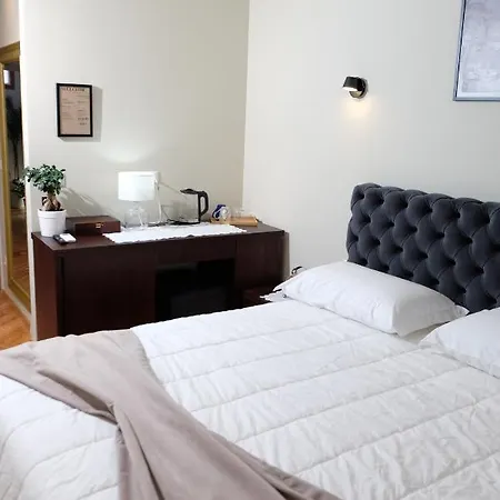 Bed & Breakfast Tebeu Coffe And Bar Vlore